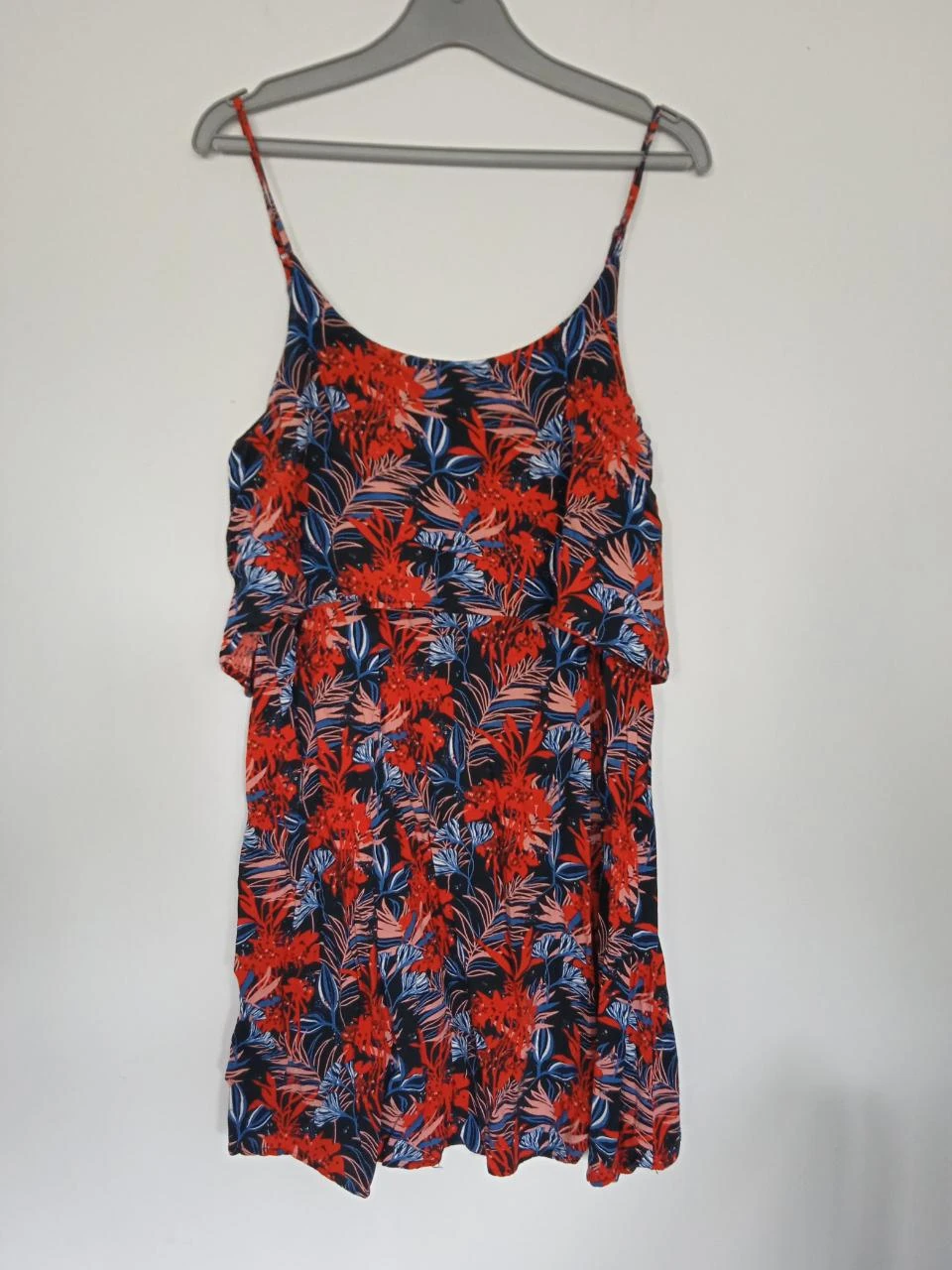 Robe d'été, tons bleu et rouge taille 38